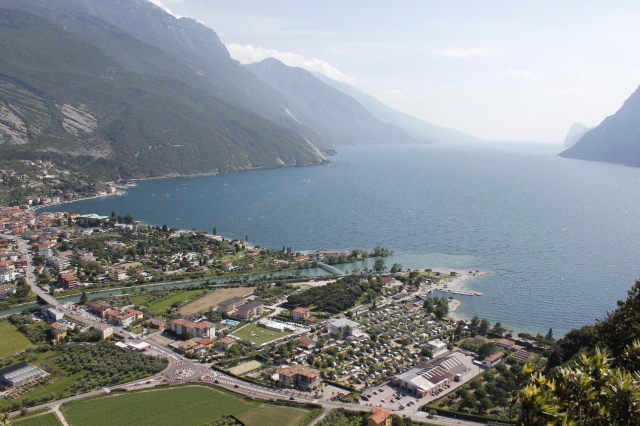 Hotel Angelini Torbole Sul Garda Extérieur photo